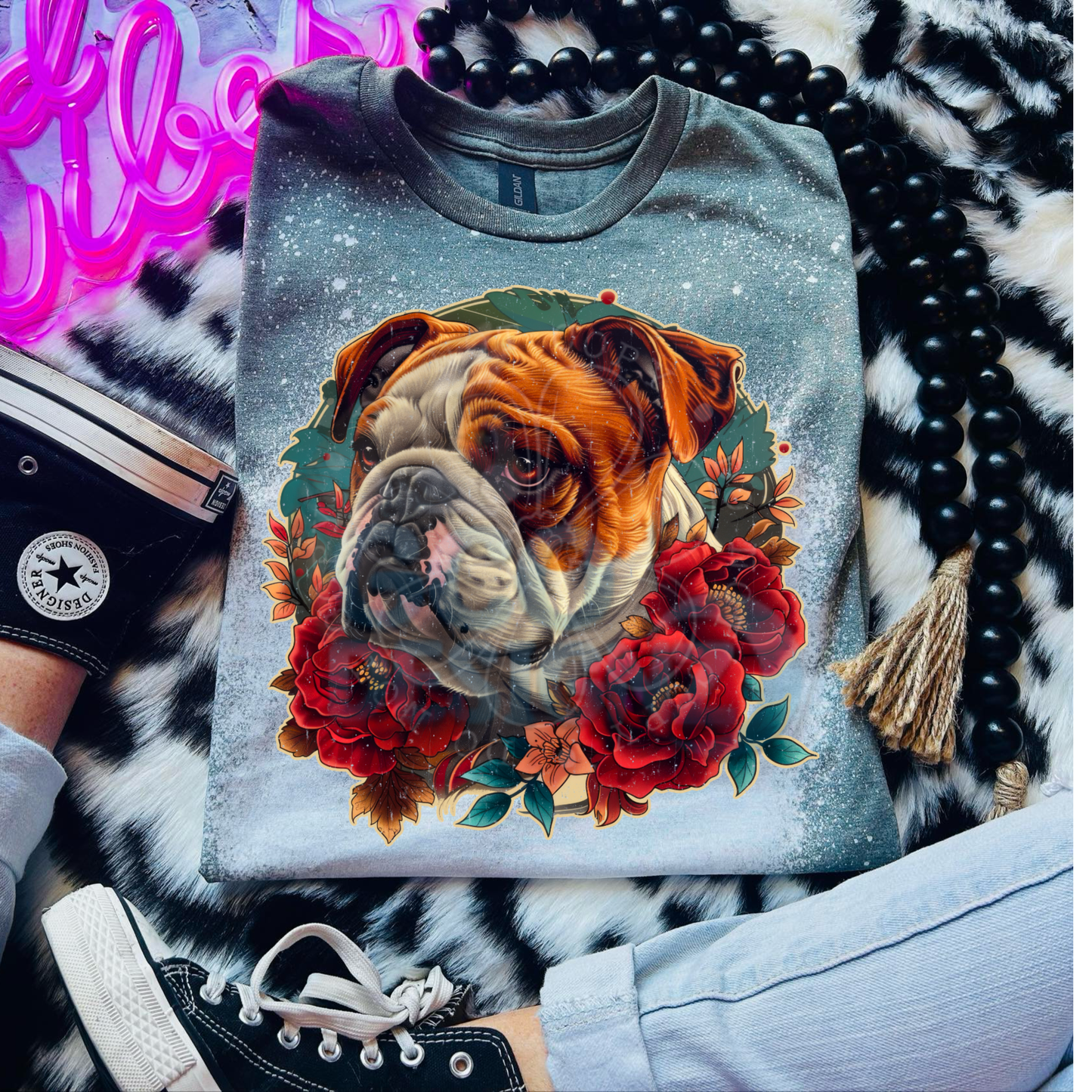 Bulldog & Roses